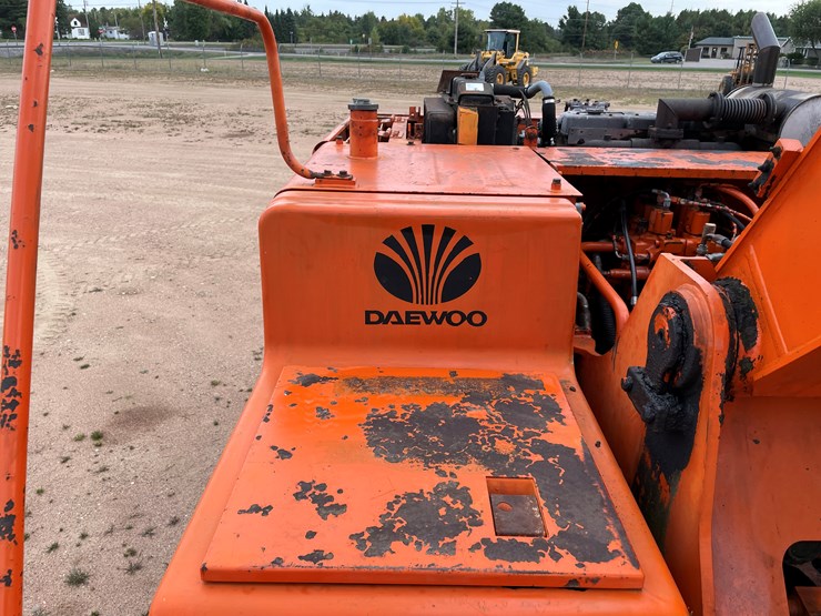 2002-daewoo-solar-220-lc-iii-image-33