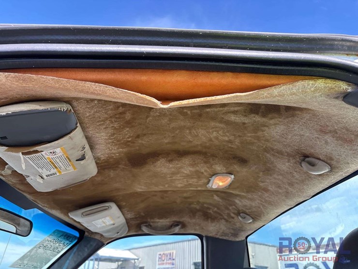 2004-chevrolet-silverado-2500-image-17