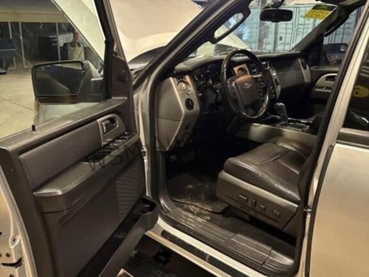 2013-ford-expedition-limited-image-23