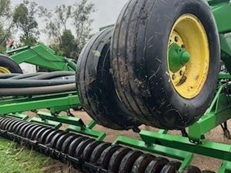 john-deere-1820-image-3