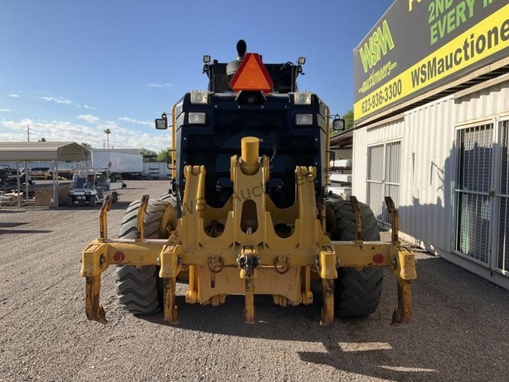 2012-caterpillar-12m2-image-6