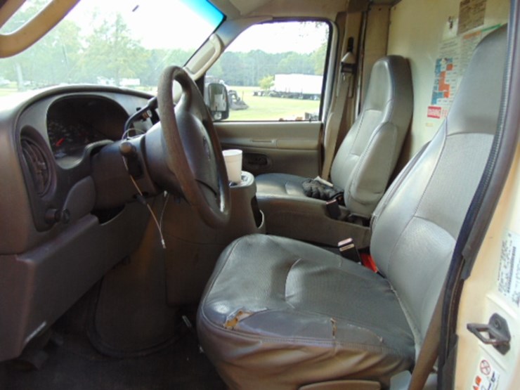 2005-ford-e350-image-6