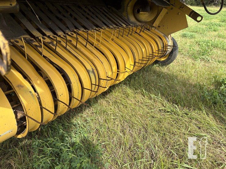 new-holland-644-image-4