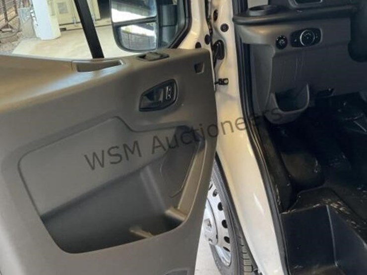 2022-ford-transit-image-31