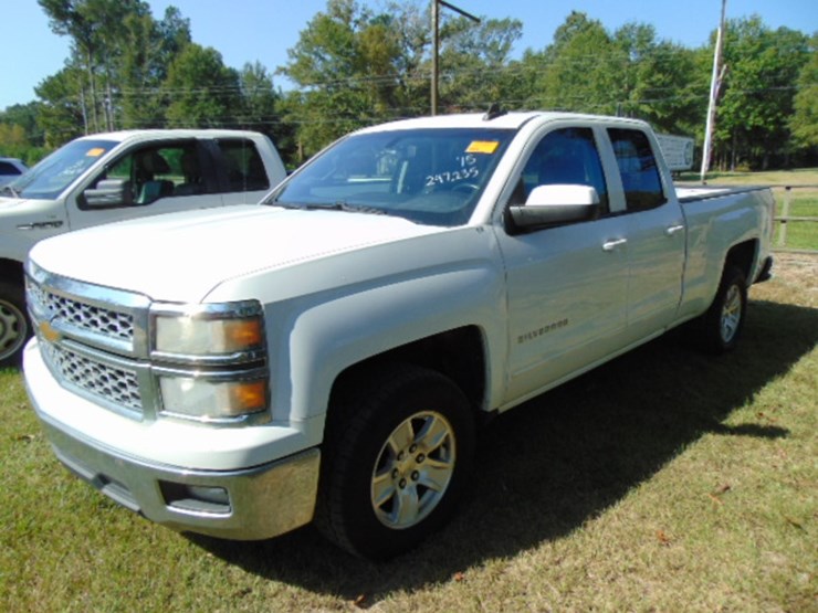2015-chevrolet-silverado-1500-image-2