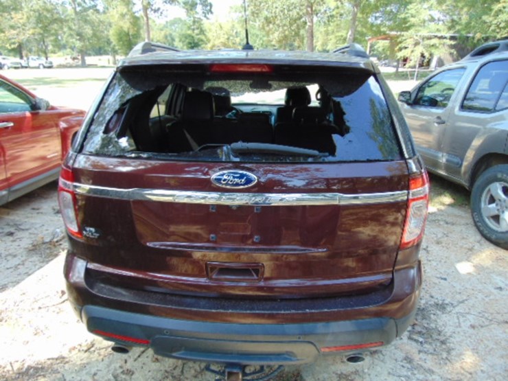 2012-ford-explorer-xlt-image-4