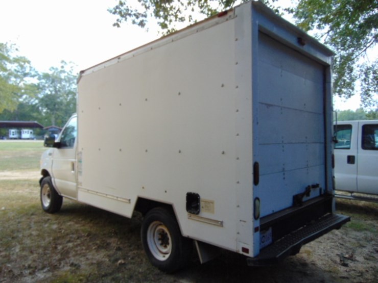 2005-ford-e350-image-5