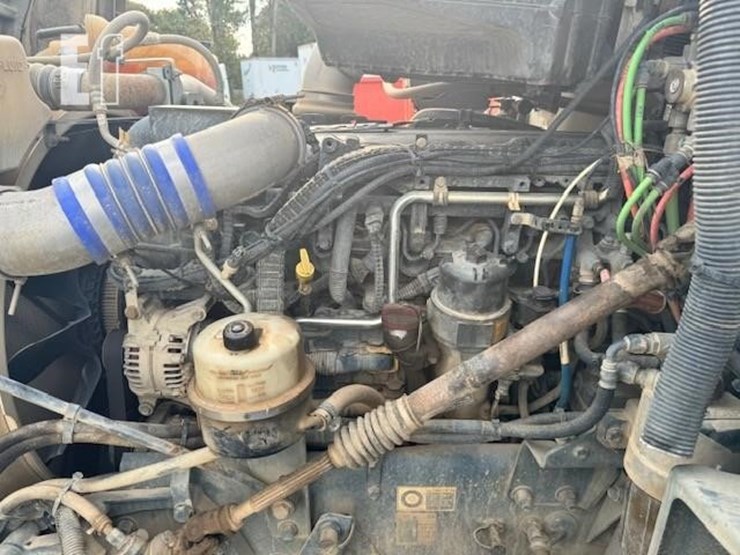2017-kenworth-t880-image-17