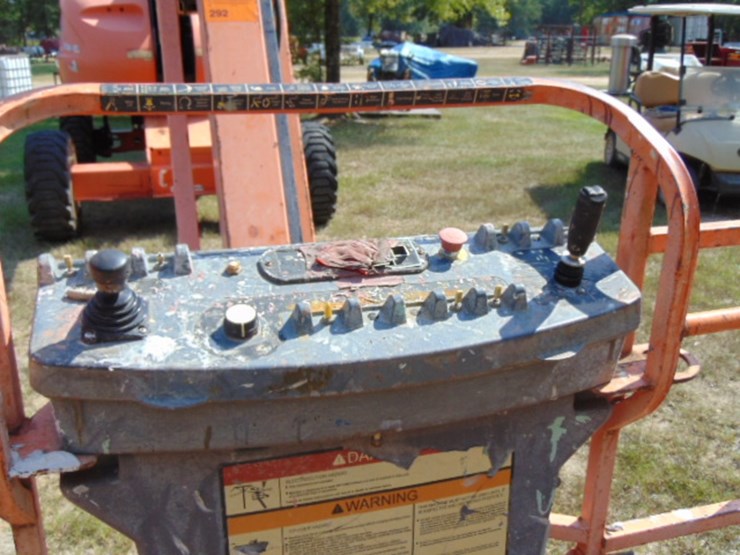 2013-jlg-460sj-image-7