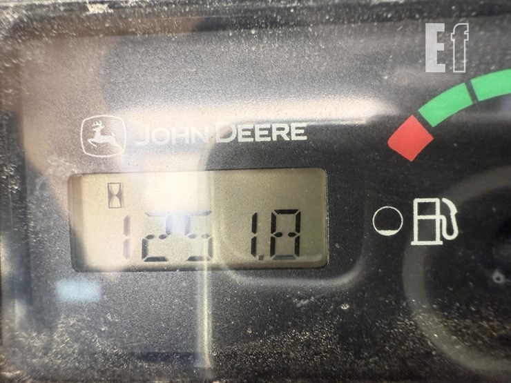 deere-320-image-19