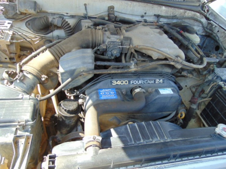 2004-toyota-tacoma-sr5-image-8