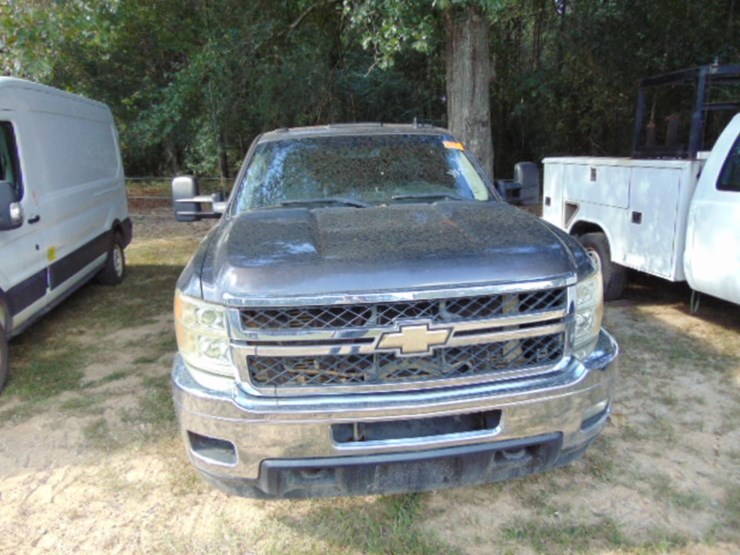 2011-chevrolet-silverado-3500-image-3