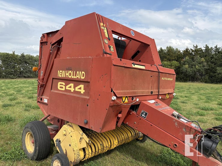 new-holland-644-image-5
