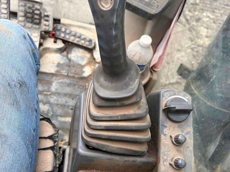 2010-deere-350d-image-26