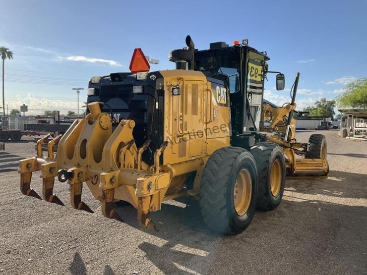 2012-caterpillar-12m2-image-5