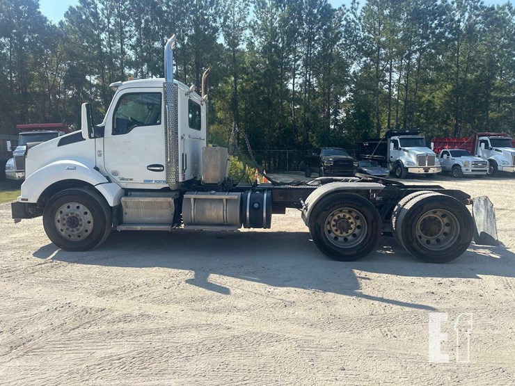 2015-kenworth-t880-image-6