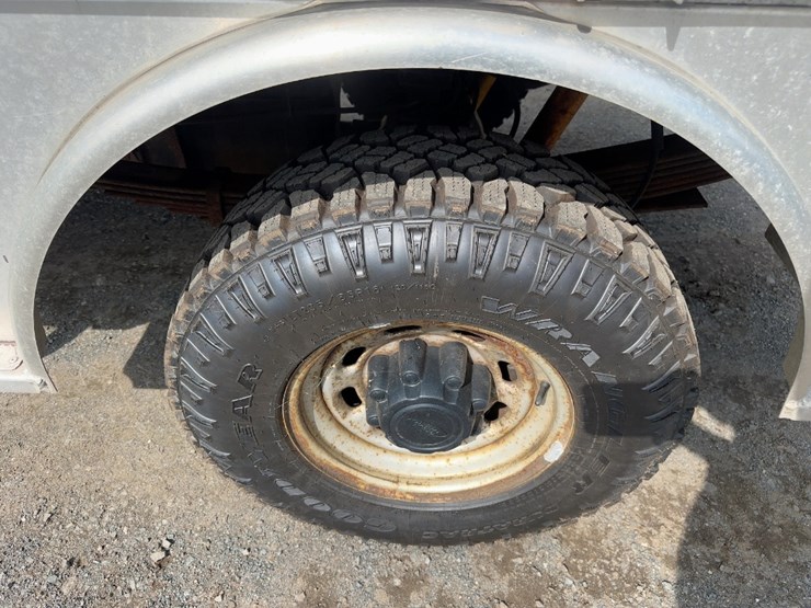 2004-ford-f250-xl-image-10