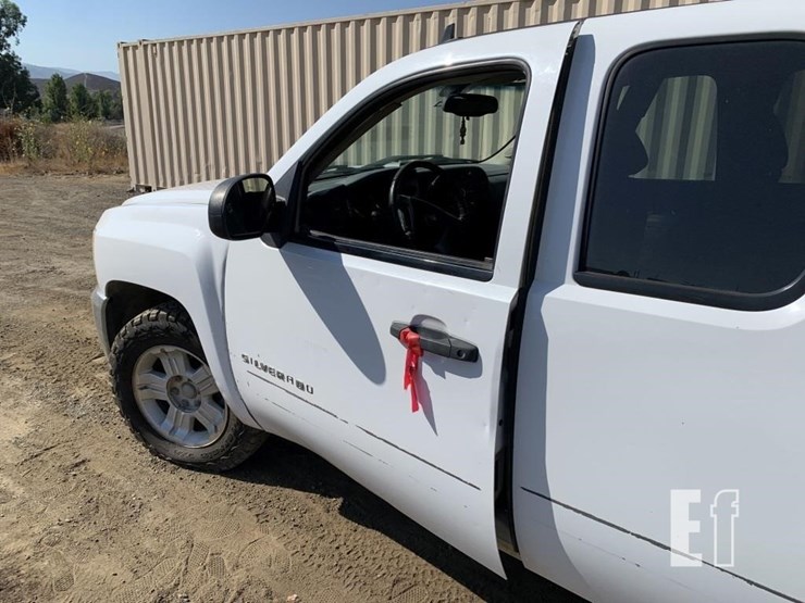 2013-chevrolet-silverado-1500-lt-image-14