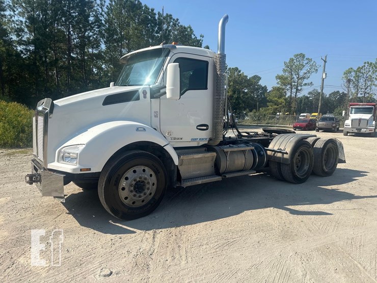 2015-kenworth-t880-image-7