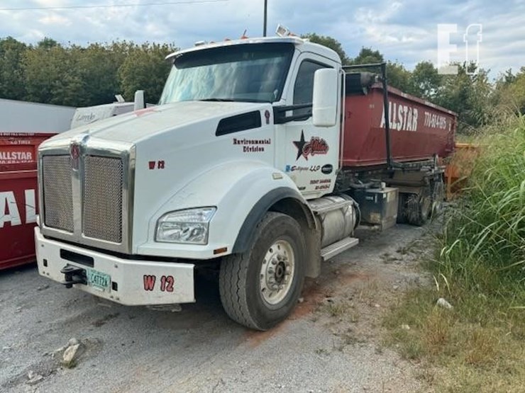 2017-kenworth-t880-image-1