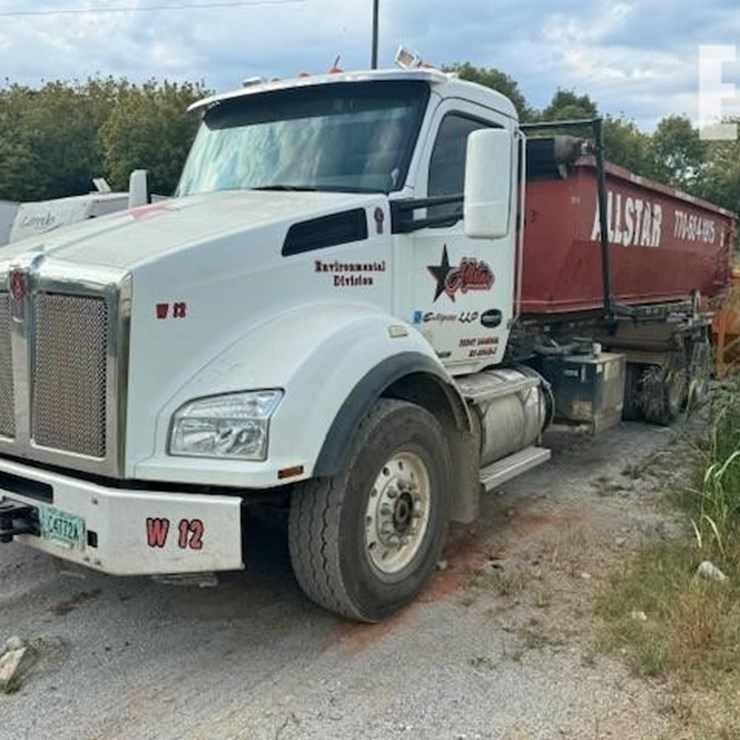 2017 KENWORTH T880