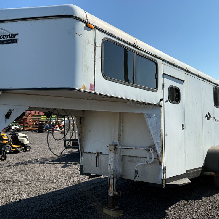 #91 • 1997 SUNDOWNER 13' 2 HORSE GOOSENECK TRAILER
