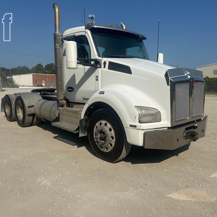 2015 KENWORTH T880