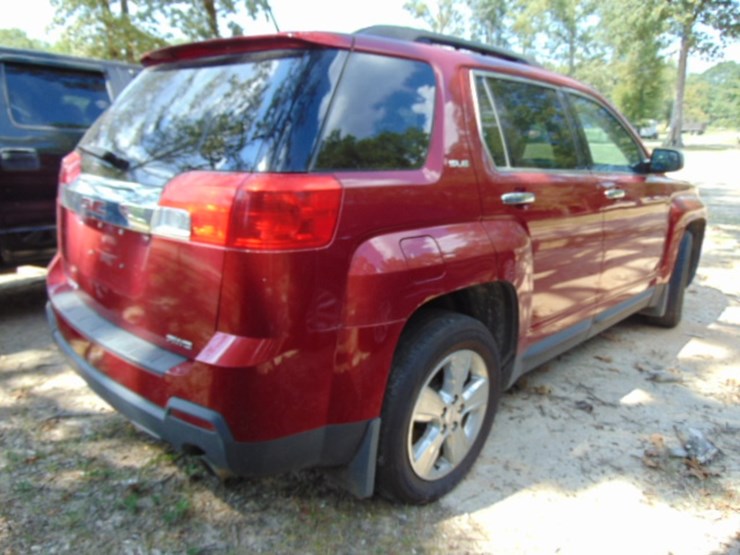 2014-gmc-terrain-sle-image-2