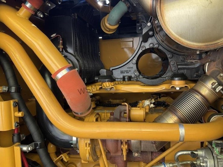 2012-caterpillar-12m2-image-21