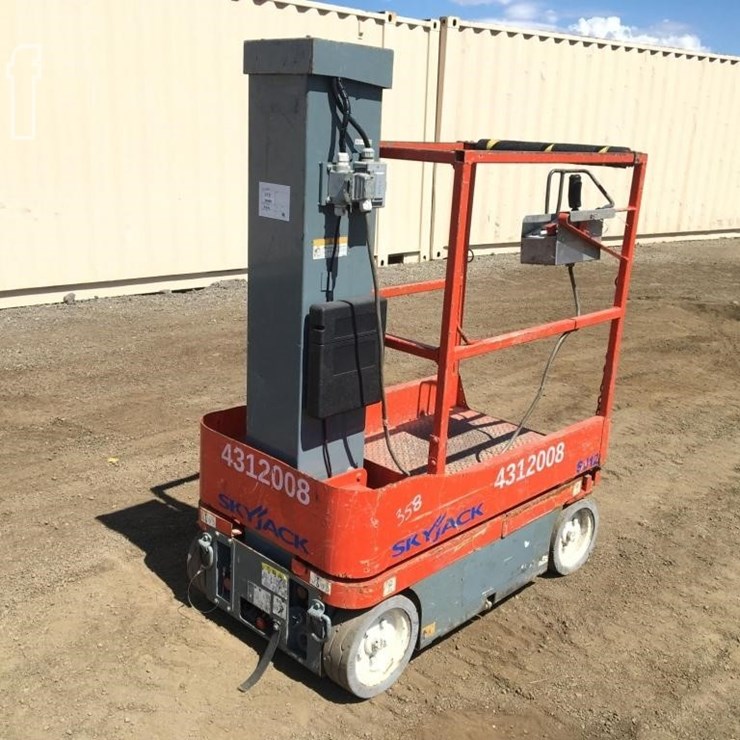 2011 SKYJACK SJ12