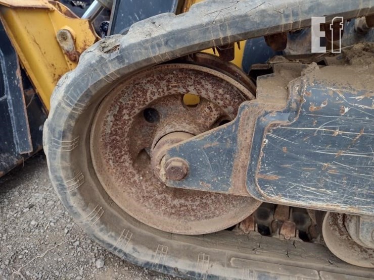2020-deere-325g-image-24