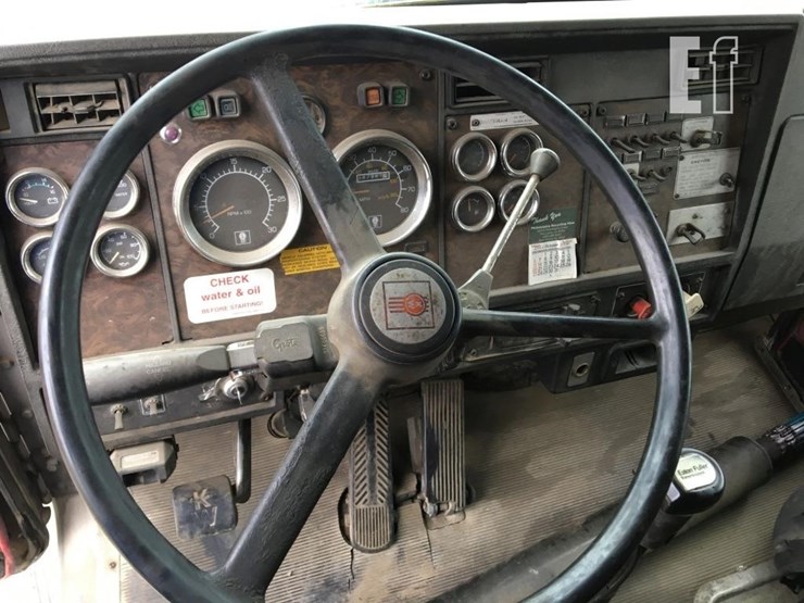 1993-kenworth-t800-image-6
