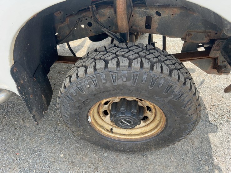 2004-ford-f250-xl-image-8