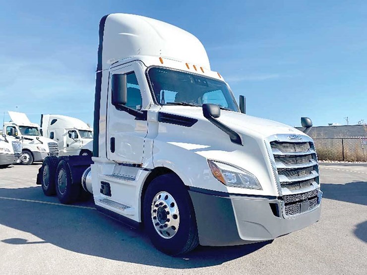 2020-freightliner-cascadia-126-image-1