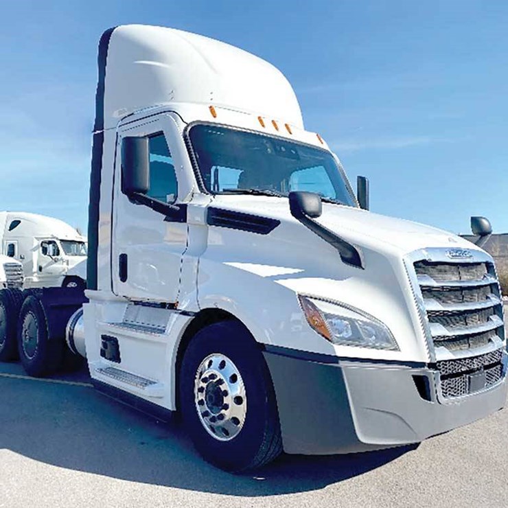 2020 FREIGHTLINER CASCADIA 126