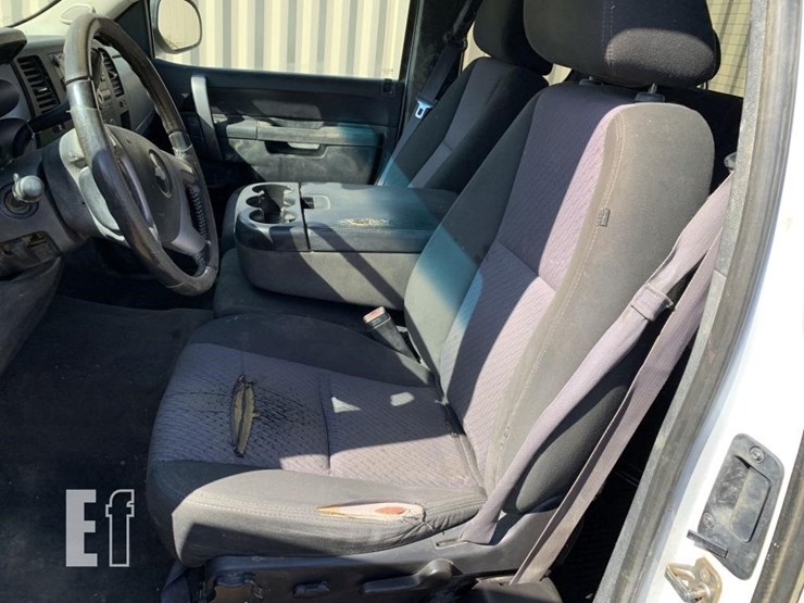 2013-chevrolet-silverado-1500-lt-image-8