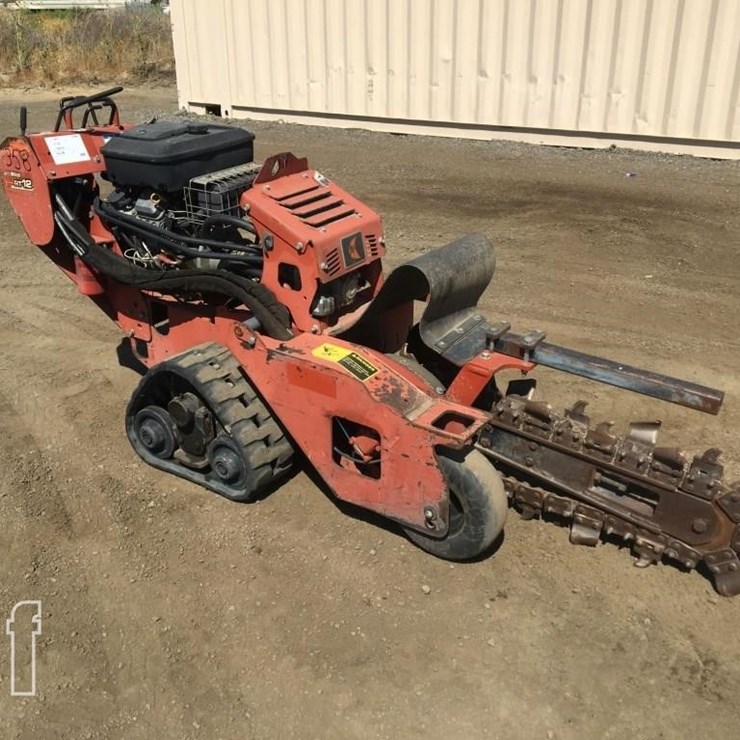 2011 DITCH WITCH RT12