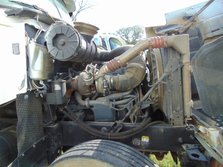 2004-mack-ch613-image-9