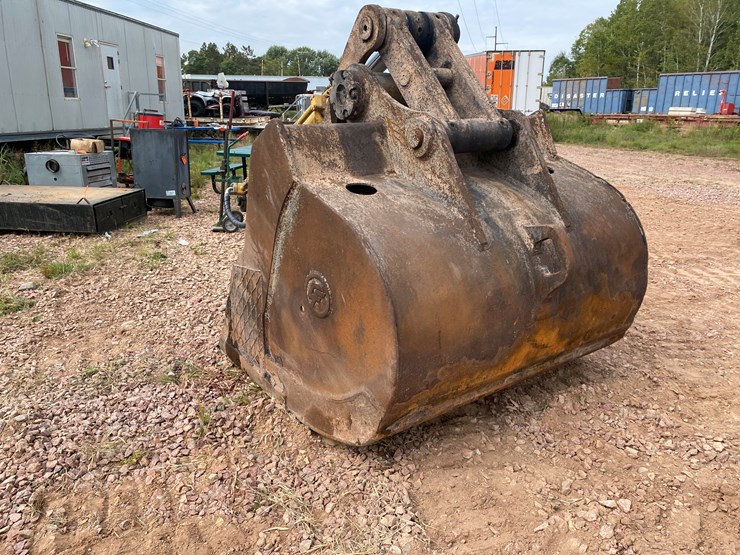 caterpillar-345-image-10