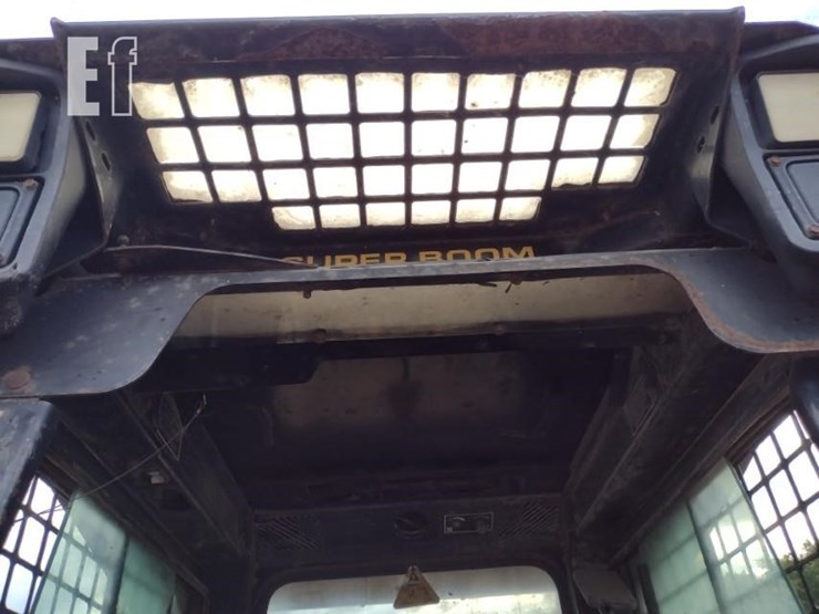 new-holland-lx885-image-12