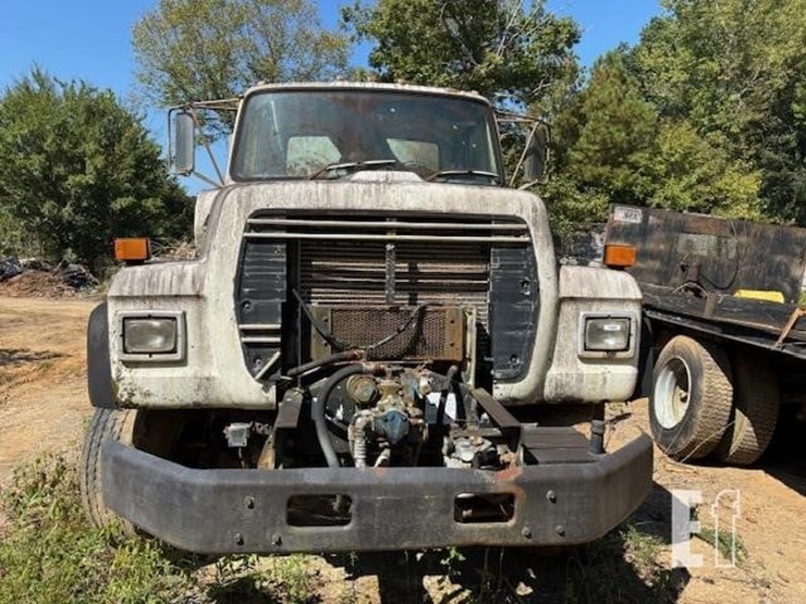 1995-ford-l8000-image-2