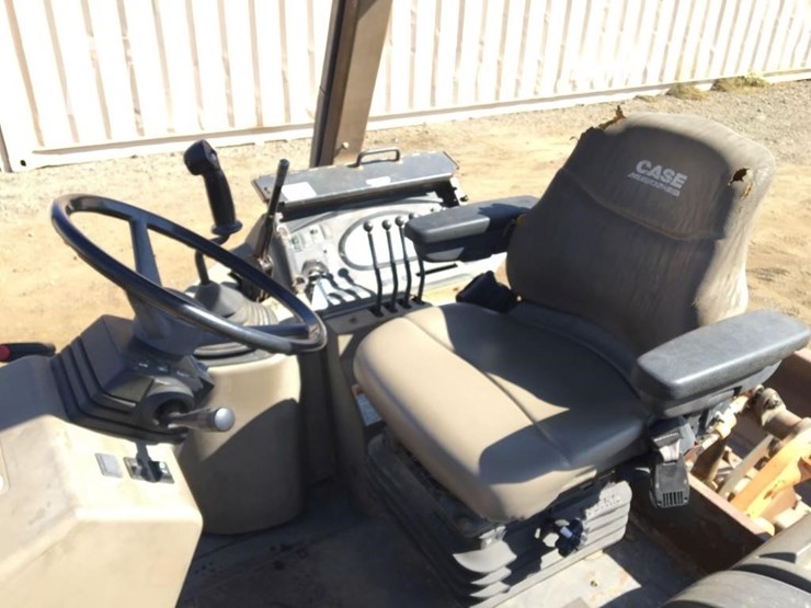 2006-case-570m-xt-image-7
