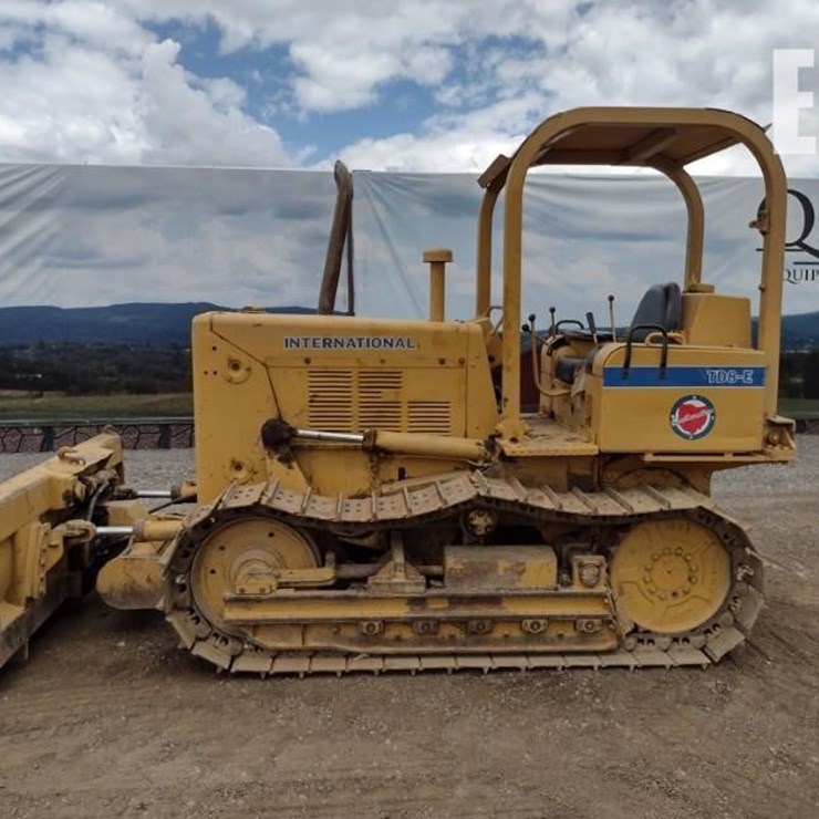 INTERNATIONAL TD8