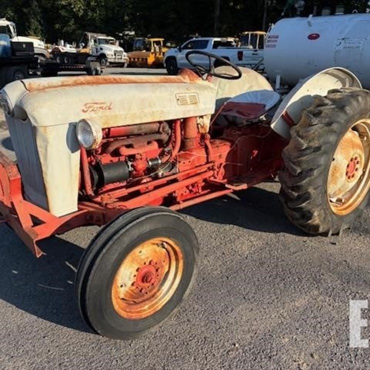 1957 FORD 600
