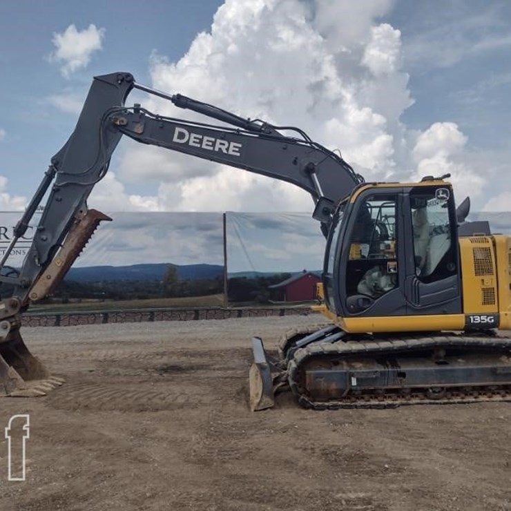 2019 DEERE 135G