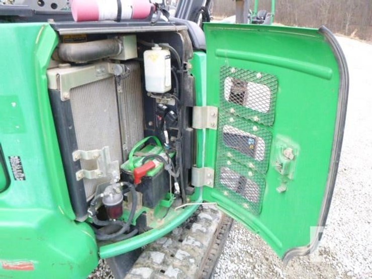 2021-takeuchi-tl8r-image-44