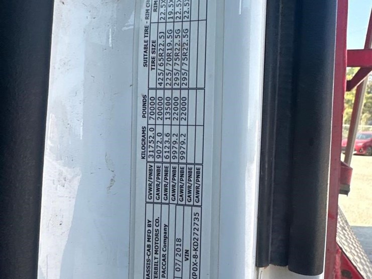 2019-peterbilt-567-image-28