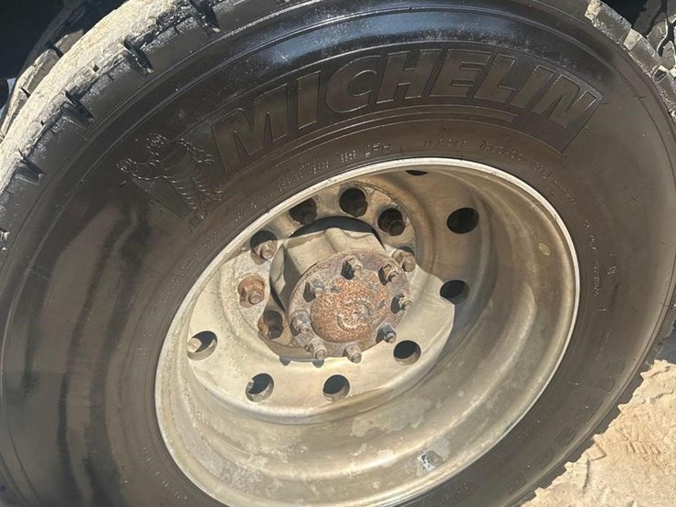 2018-kenworth-t880-image-14
