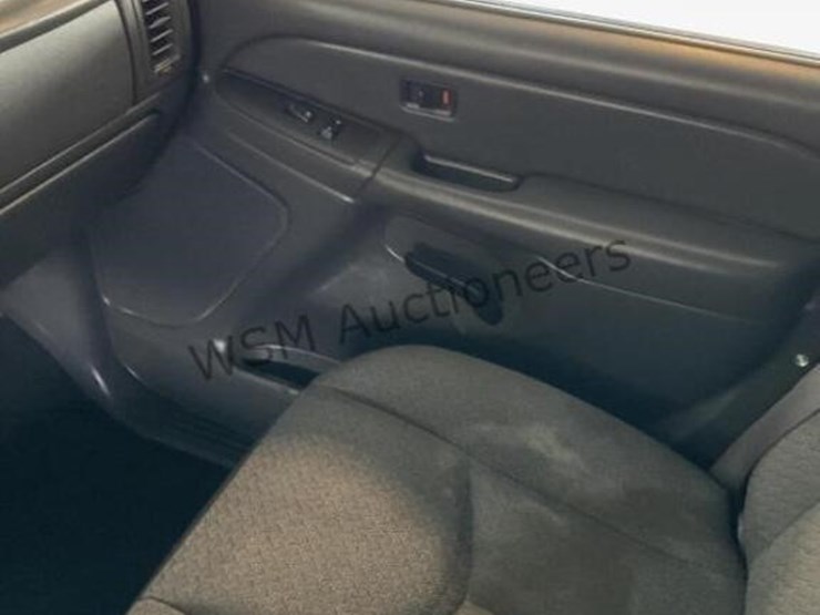 2007-chevrolet-silverado-3500-image-21