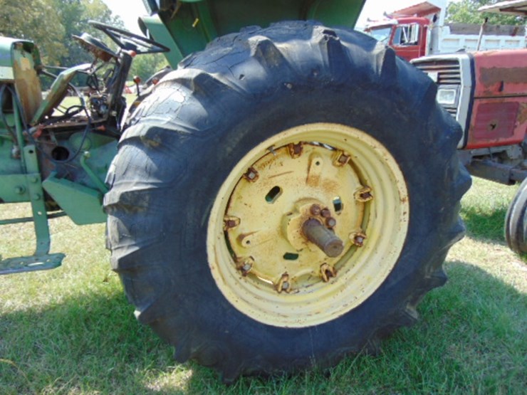 john-deere-2640-image-7